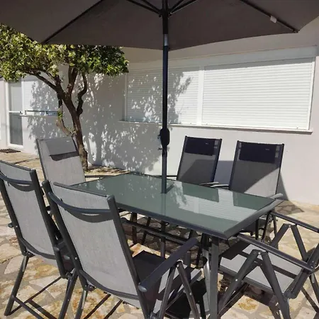 Horizon Seaview Apartment